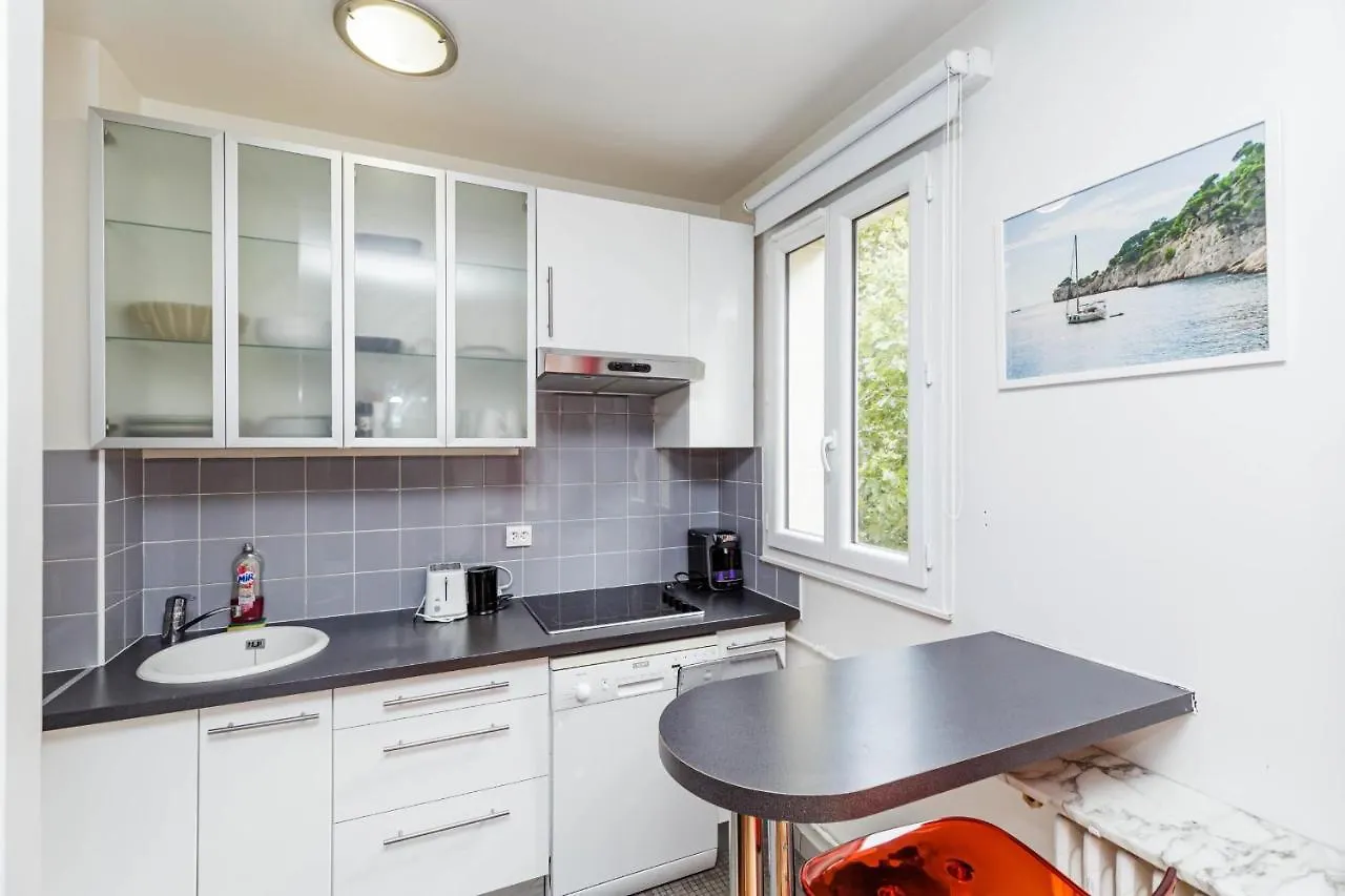A Cosy Nest With A Balcony Near The Seine Apartment Paris 0*,