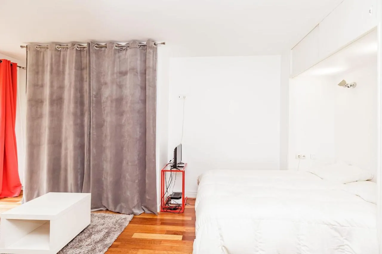 A Cosy Nest With A Balcony Near The Seine Apartment Paris