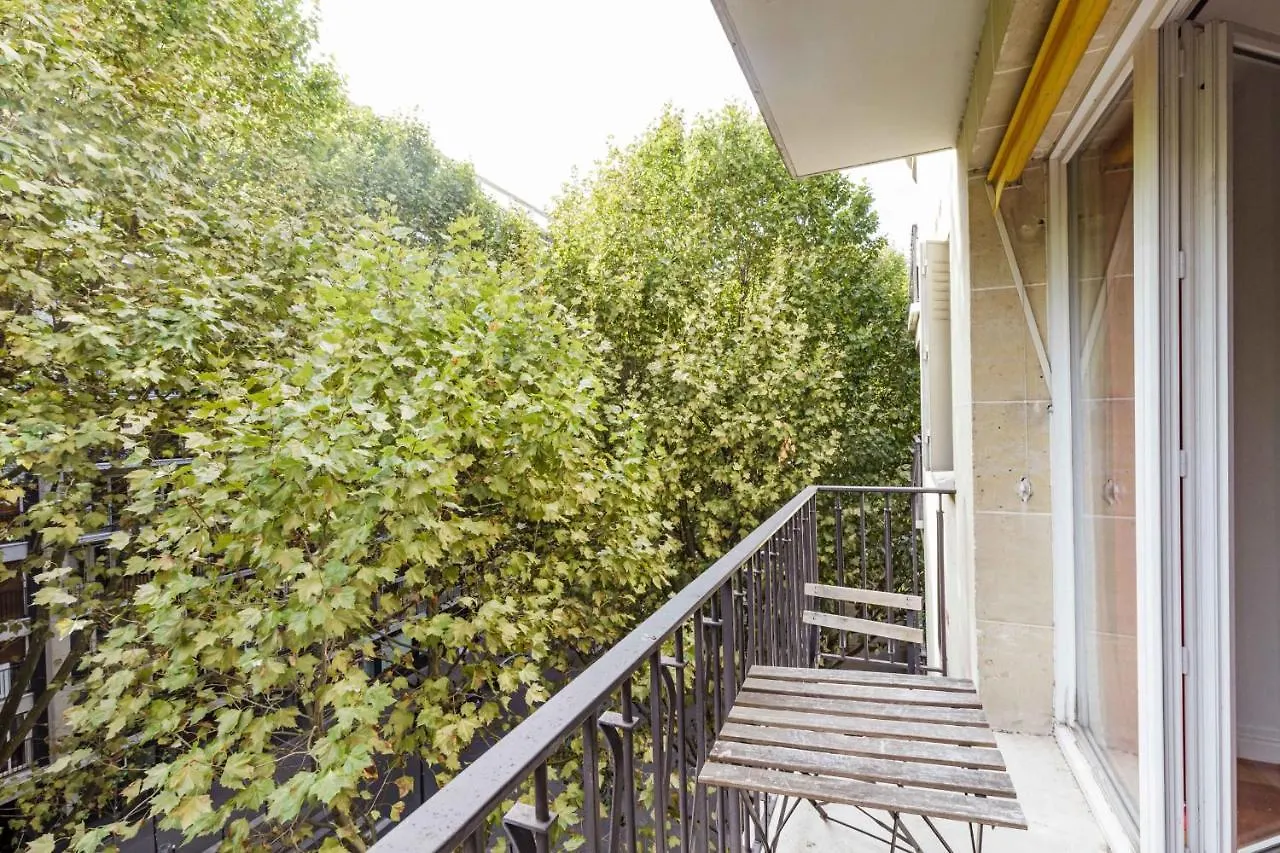 A Cosy Nest With A Balcony Near The Seine Apartment Paris France